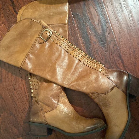 Womens Vince Camuto size 8 , intentional burnished Boot, Cognac color - Picture 10 of 12